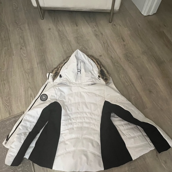 Obermeyer Tuscany II jacket size 6P. Beautiful, pristine Like New. Zero marks. - Picture 5 of 14